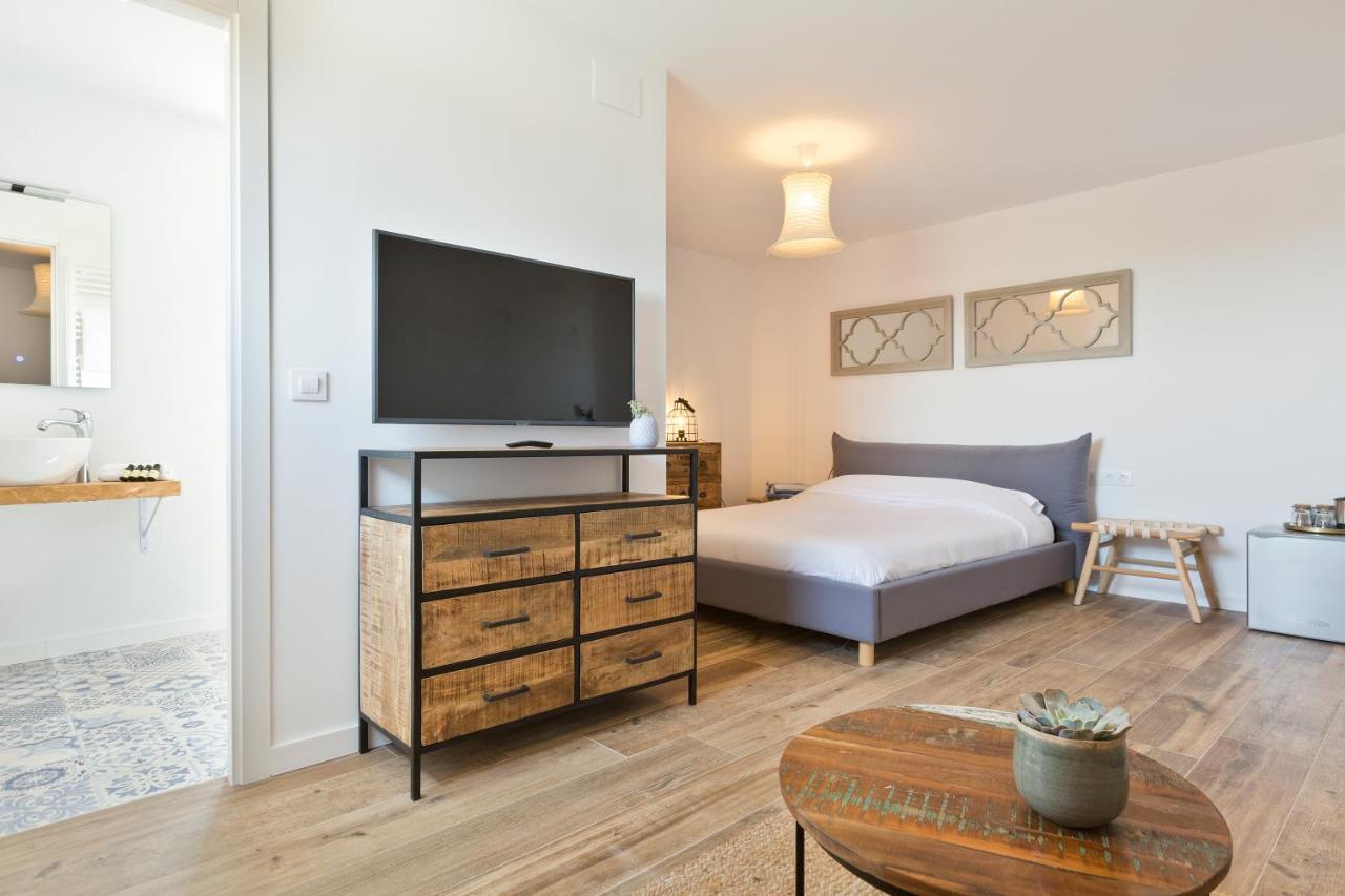 Apartahotel Masia Rovira - Esc1852